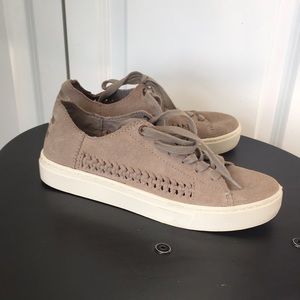 TOMS Sneakers